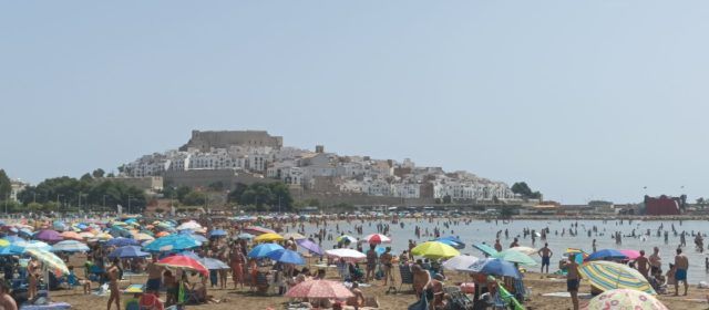 Peñíscola cuelga el cartel de completo en este puente de agosto