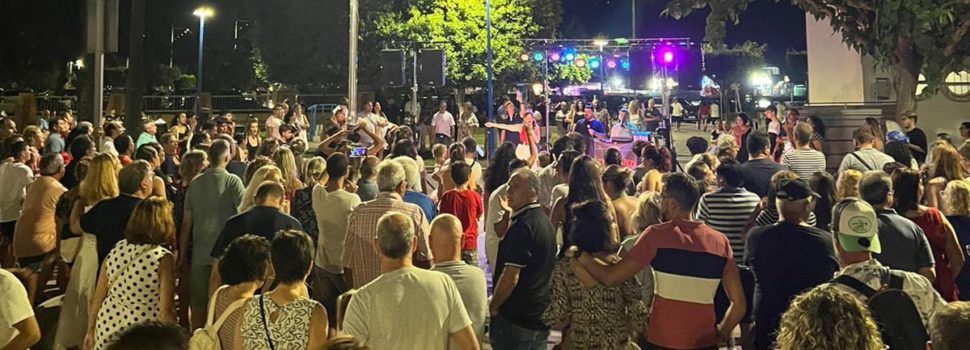 Peñíscola completa su ciclo estival de verbenas populares de los viernes