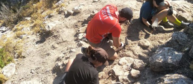 Les restes ceràmiques localitzades al poblat ibèric de l’Antic d’Amposta indiquen que s’hauria abandonat entorn l’any 200 ANE