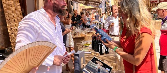 Éxito rotundo de visitantes y ventas en la XX Mostra d’Oficis Tradicionals de Sant Jordi este fin de semana