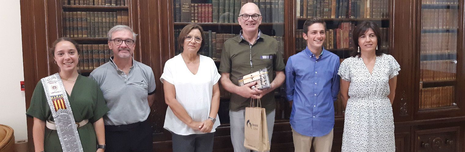 L’Ajuntament de Benicarló reconeix Jacob de Haan, director convidat de la serenata a Sant Bartomeu