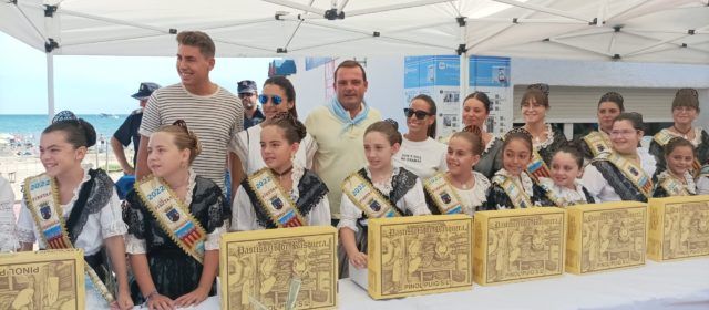 Peníscola reparteix dolços típics i moscatell en el Dia del Turista de les seues Festes Patronals