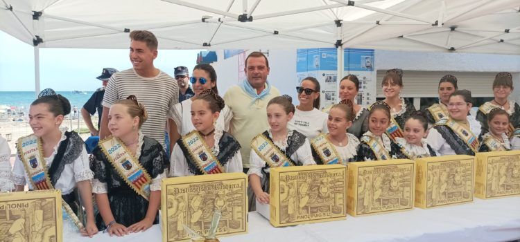 Peníscola reparteix dolços típics i moscatell en el Dia del Turista de les seues Festes Patronals
