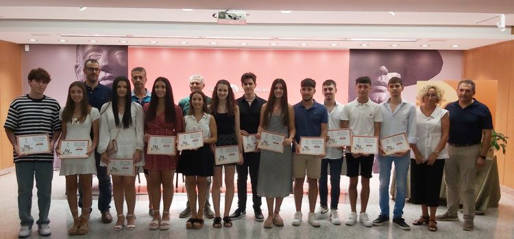 12 estudiants reben la Beca “Excel·lent” de 12.000€ de Caixa Benicarló