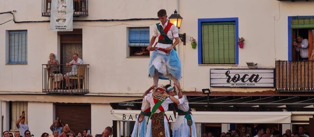 Vídeos i fotos del primer dia de les danses de Peníscola