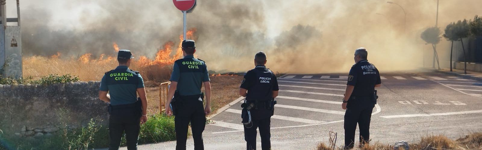 Incendi davant del col·legi M. Ródenas de Benicarló