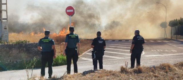 Incendi davant del col·legi M. Ródenas de Benicarló