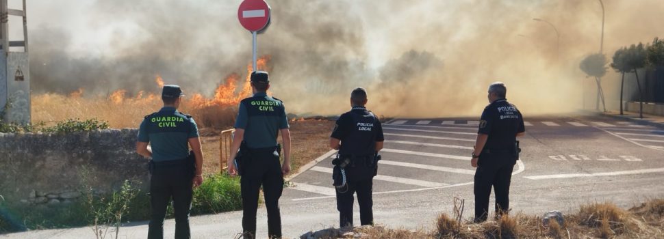Incendi davant del col·legi M. Ródenas de Benicarló