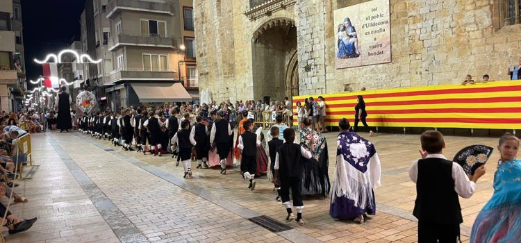 Vídeo i fotos del Ball de Mantons Juvenil a Ulldecona