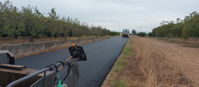 L’Ajuntament de Vinaròs asfalta el camí de les Carretes amb una subvenció de la Generalitat Valenciana