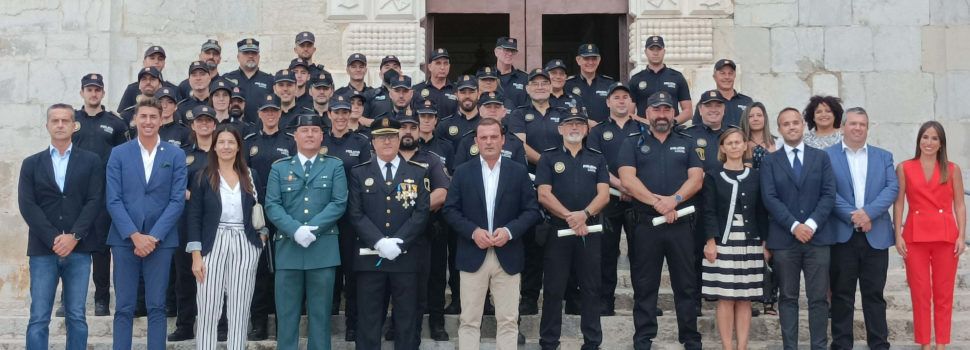 La Policia Local de Peníscola celebra el Dia del seu Patró amb el reconeixement a catorze agents i un civil