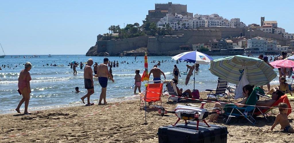 El servicio de salvamento y socorrismo en playas en Peñíscola resuelve 436 asistencias con 9 rescates en agosto