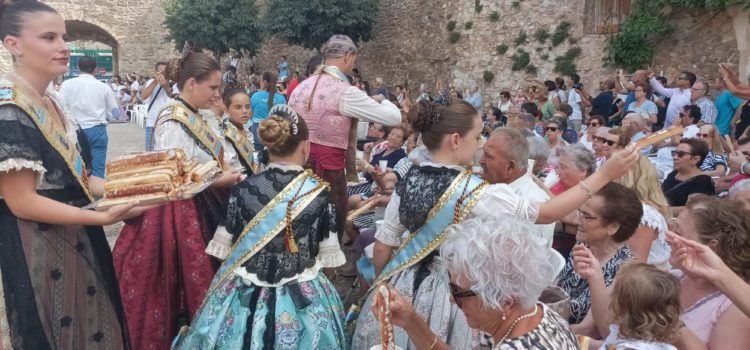 Els més menuts celebren el Dia dels Majors en les Festes Patronals de Peníscola