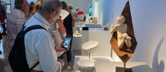 L’alumnat de ceràmica de L’Escola per l’Art i la Cultura a Tortosa exposa les seves creacions a la mostra col·lectiva “Lluna”