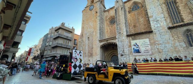 Galeria de vídeos i fotos de la desfilada de carrosses a Ulldecona