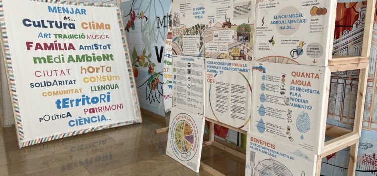 El Mercat Municipal acull l’exposició “Com mengem”