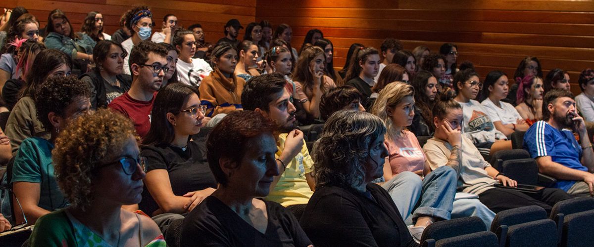 L’Aurora Grup de Suport inaugura l’exposició Artistes al Rescat a l’ESAD de Castelló