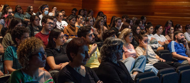 L’Aurora Grup de Suport inaugura l’exposició Artistes al Rescat a l’ESAD de Castelló
