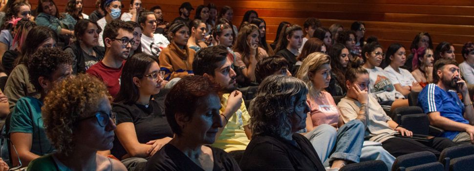 L’Aurora Grup de Suport inaugura l’exposició Artistes al Rescat a l’ESAD de Castelló