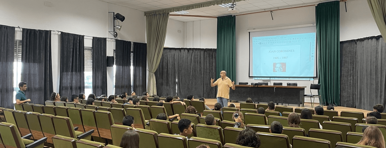 Xerrada sobre Joan Coromines per Paco del Castillo