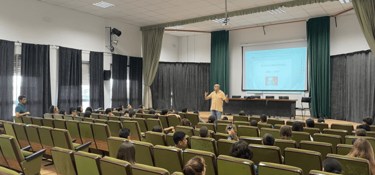 Xerrada sobre Joan Coromines per Paco del Castillo