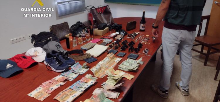 La Guardia Civil detiene a dos personas por numerosos robos en viviendas de localidades del Baix Maestrat