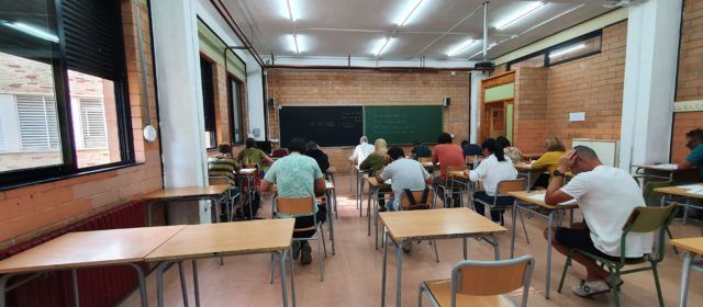 Cinc proves alhora de valencià a l’institut Leopoldo Querol de Vinaròs, amb més de mil matriculats