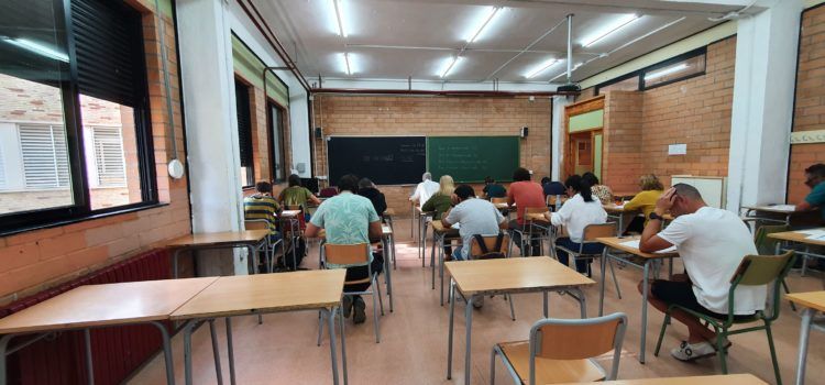 Cinc proves alhora de valencià a l’institut Leopoldo Querol de Vinaròs, amb més de mil matriculats