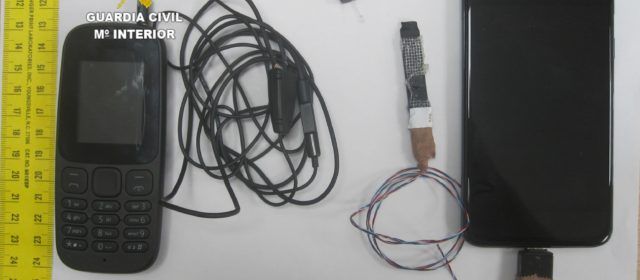 La Guardia Civil de Castellón detecta a 14 personas utilizando medios técnicos para superar el examen de conducir en Castellón y Vinaròs