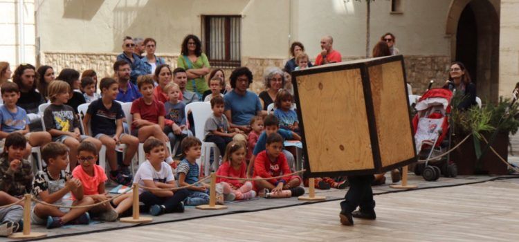 El FesticAM torna a convertir Amposta en la capital de les arts en viu al carrer