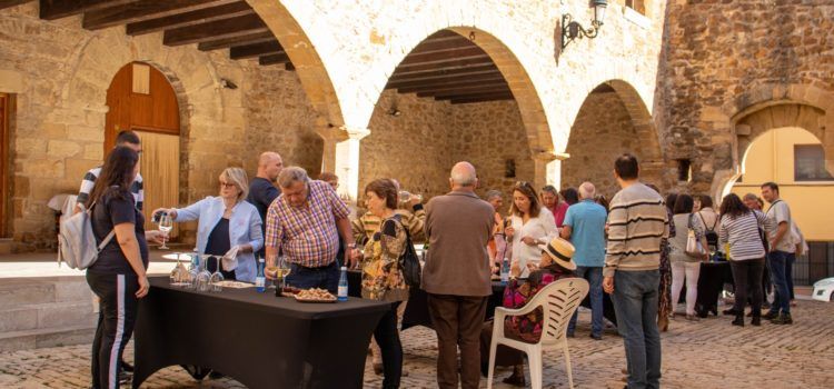 Benassal gaudeix amb un taller agroalimentari i un tast de vins i aperitius de proximitat