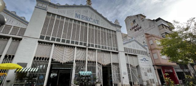 L’Ajuntament adequarà la façana del Mercat Municipal
