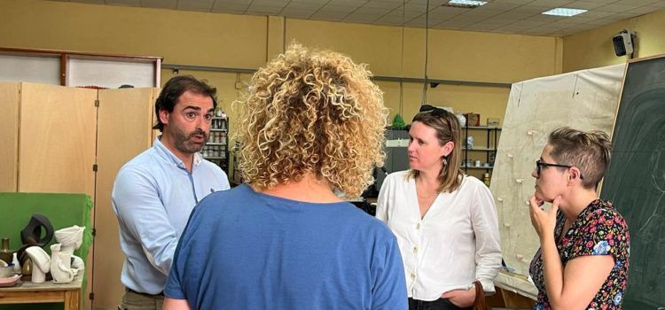 Mercedes García (PP):”L’Escola d’Art víctima de la deixadesa i els enganys d’Alsina”