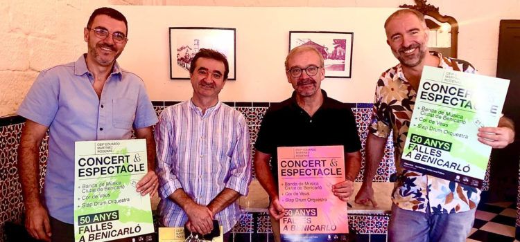 Els 50 anys de les Falles de Benicarló comencen amb un concert-espectacle amb 200 músics