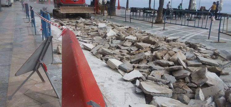 L’Ajuntament realitza millores en el paviment del passeig marítim