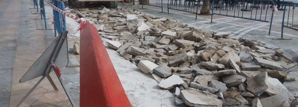 L’Ajuntament realitza millores en el paviment del passeig marítim
