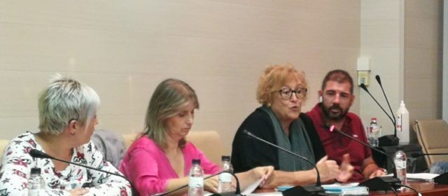 Rosa Raga, síndica de greuges, presenta a Alcanar l’informe anual de consultes ciutadanes al plenari municipal