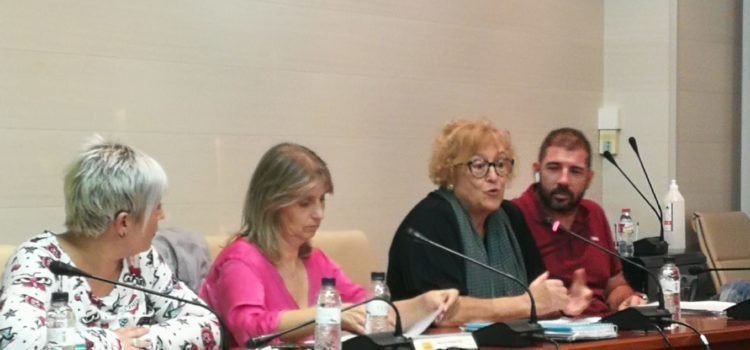 Rosa Raga, síndica de greuges, presenta a Alcanar l’informe anual de consultes ciutadanes al plenari municipal