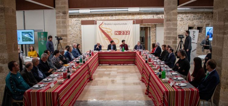 Vinaròs participa en el fòrum “N-232. Reptes i oportunitats”