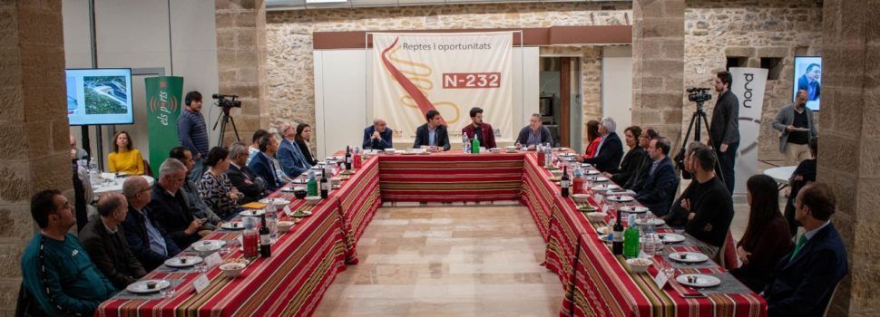 Vinaròs participa en el fòrum “N-232. Reptes i oportunitats”