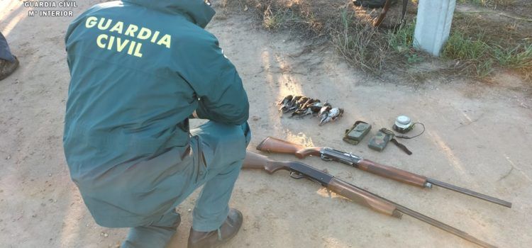 La Guardia Civil de Tarragona sorprende a unos cazadores que utilizaban reclamos electrónicos en la Zona de Aprovechamiento Cinegético de Tortosa