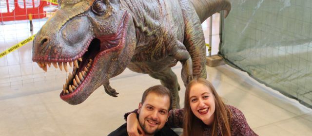 “Megamáscaras” y un tiranosaurios Rex creados por Elige3D en el festival leonés de Hallowindie
