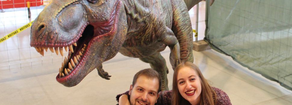 “Megamáscaras” y un tiranosaurios Rex creados por Elige3D en el festival leonés de Hallowindie