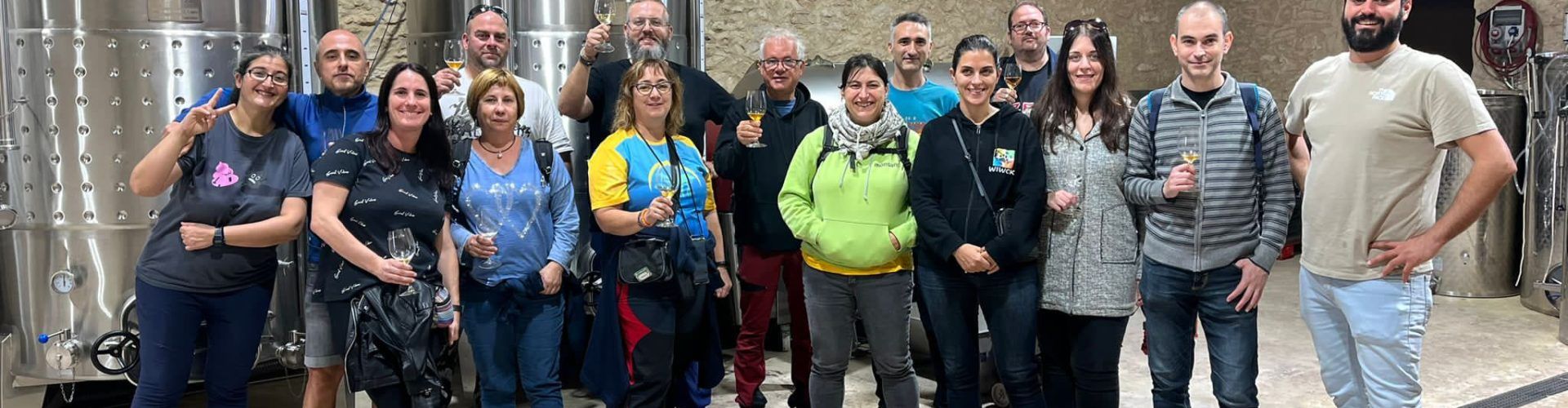 Geocachers Vinaròs, en una cata de vinos en Puigdelfí