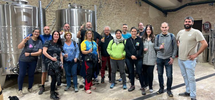 Geocachers Vinaròs, en una cata de vinos en Puigdelfí