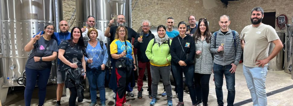 Geocachers Vinaròs, en una cata de vinos en Puigdelfí