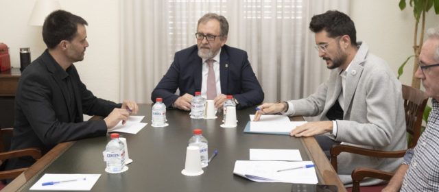 Diputació i Ajuntament de Vinaròs animen a la Generalitat a buscar més fórmules per a cobrir vacants de l’Hospital Comarcal