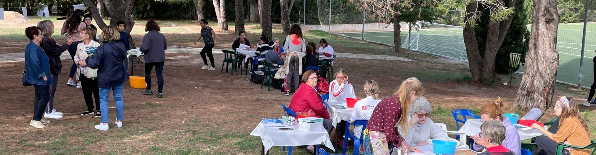 Gran acolliment de la jornada de meditació i art per a commemorar el Dia de la Dona Rural a Albocàsser