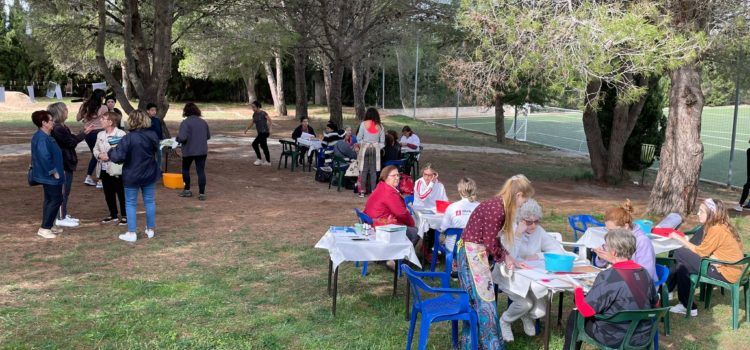 Gran acolliment de la jornada de meditació i art per a commemorar el Dia de la Dona Rural a Albocàsser