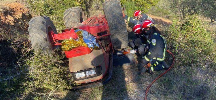 Un fallecido en Traiguera al volcar su tractor